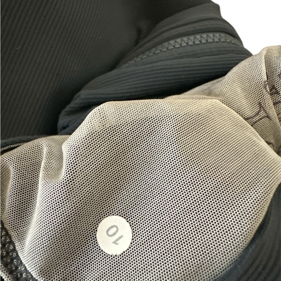 LULULEMON Women's Gray Hooded Jacket size 10 - Picture 5 of 6